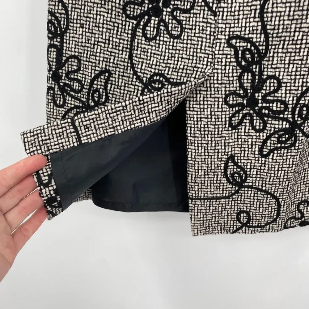 Y2K Talbots Skirt Size 8 Black Floral Embroidered Tweed Wool Pencil Professional